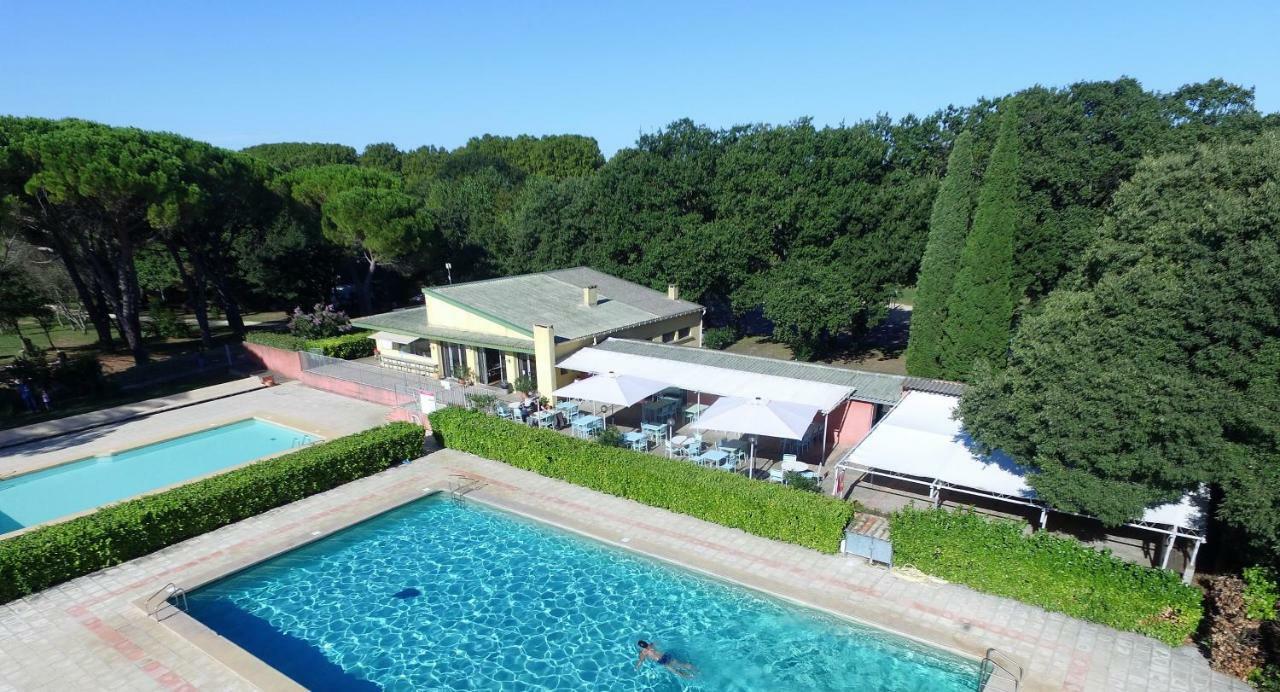 Domaine Le Moulin Neuf Hotel แซ็งต์-กองแต็ง-ลา-โปเตรี ภายนอก รูปภาพ